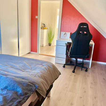 A Beautiful 3-bedroom With Stunning Views And Free Parking * برغن