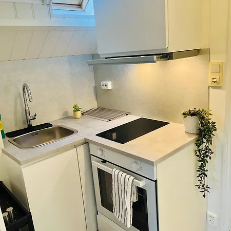 A Beautiful 3-bedroom With Stunning Views And Free Parking * برغن