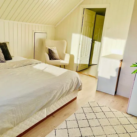 A Beautiful 3-bedroom With Stunning Views And Free Parking Apartament