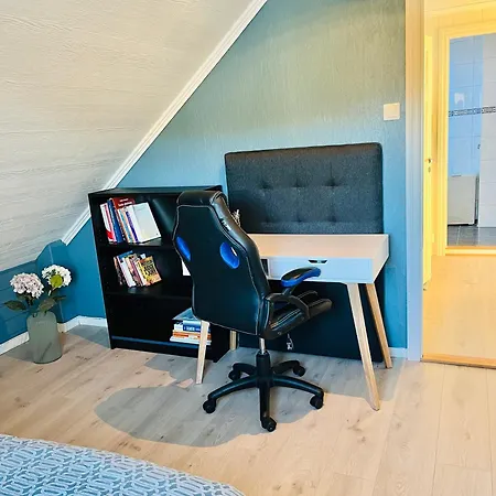 A Beautiful 3-bedroom With Stunning Views And Free Parking * برغن