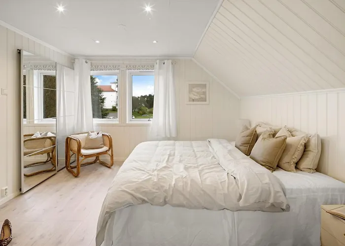 A Beautiful 3-bedroom With Stunning Views And Free Parking * Bergen