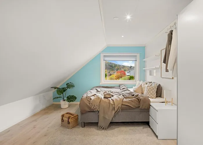 A Beautiful 3-bedroom With Stunning Views And Free Parking Apartament *