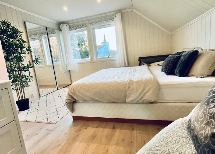 Appartement A Beautiful 3-bedroom With Stunning Views And Free Parking Bergen