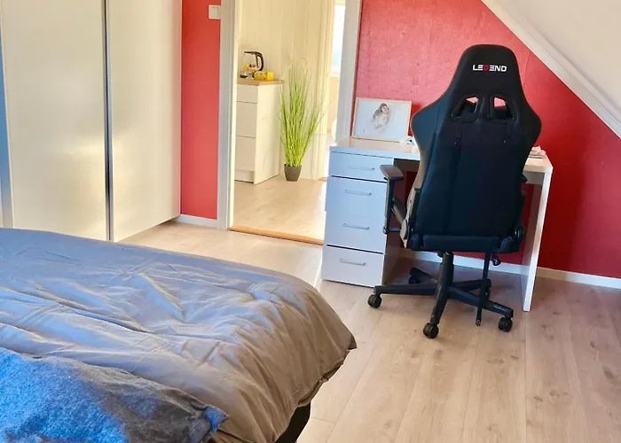 A Beautiful 3-bedroom With Stunning Views And Free Parking * Bergen